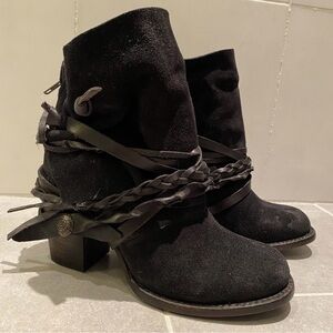 Freebird Cairo by Steven Black Suede Ankle Boots with Braided Leather Size 8
